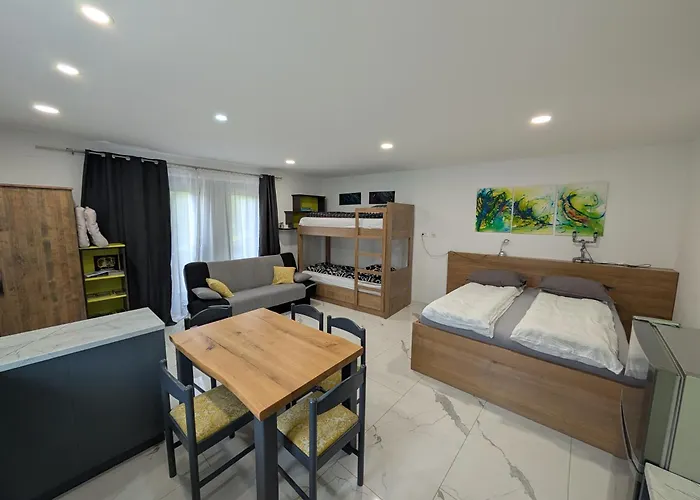 アパート Tomo 2 *