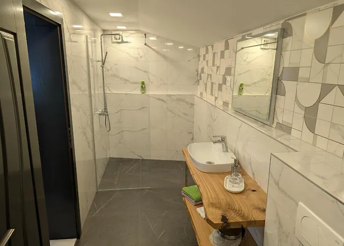 アパート Tomo 2 *